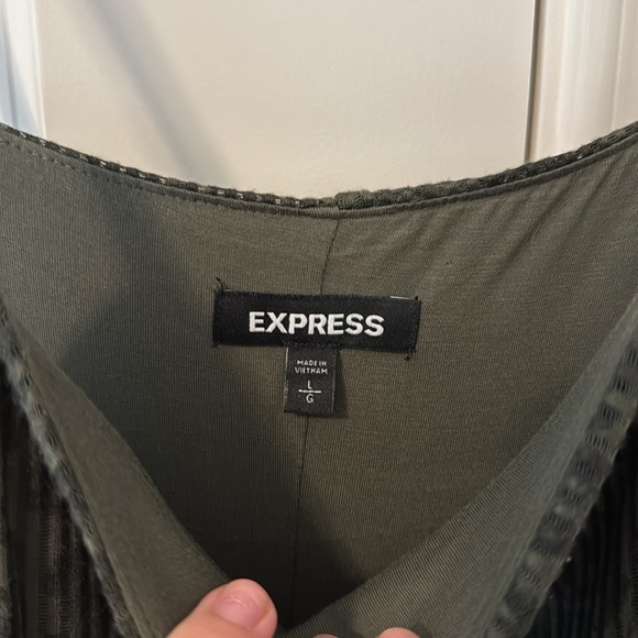 Express - Picture 3 of 5